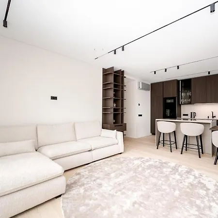 Luxury Top-floor Riverfront 3br Balcony And Parking Kaunas