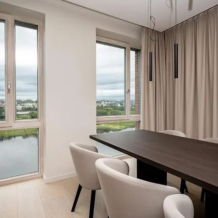 Luxury Top-floor Riverfront 3br Balcony And Parking Apartamento *
