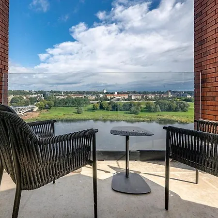 Luxury Top-floor Riverfront 3br Balcony And Parking *